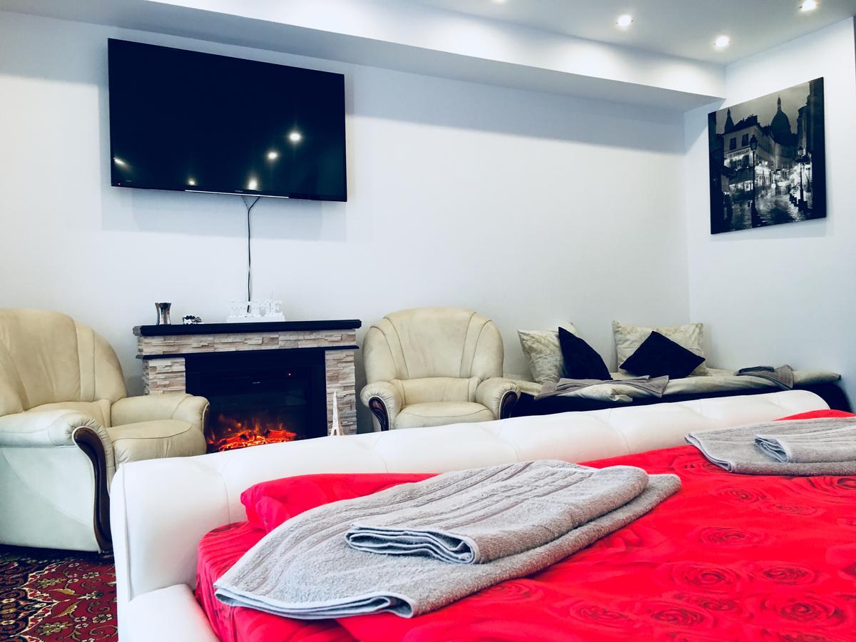 Seasons Apartment *