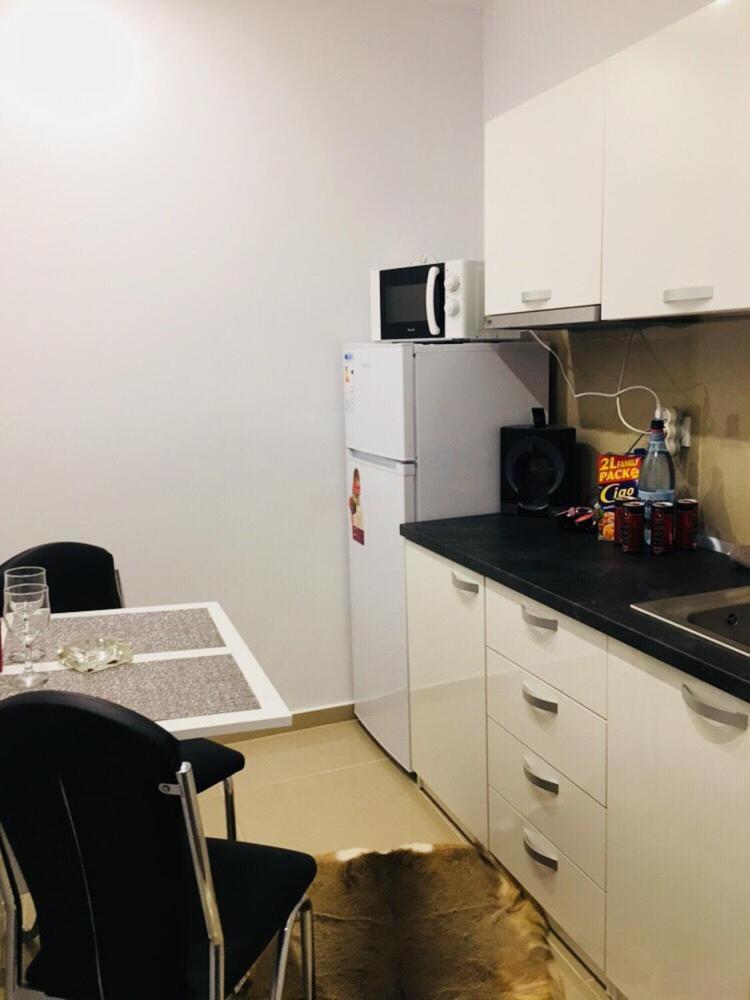 Apartment Seasons