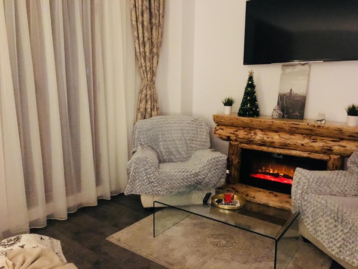 Apartment Seasons